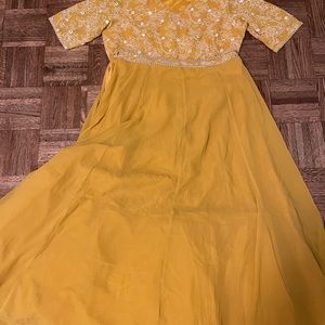 Ridhi Mehra x indya women’s outfit